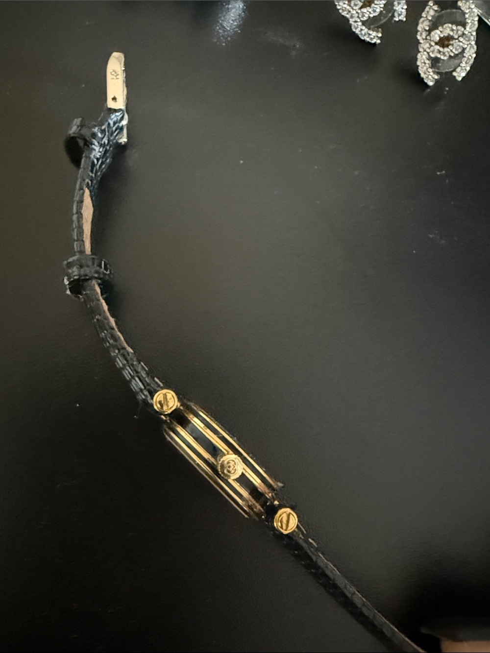 Authentic Gucci Black and Gold Women's Dress Watch - Picture 6 of 6